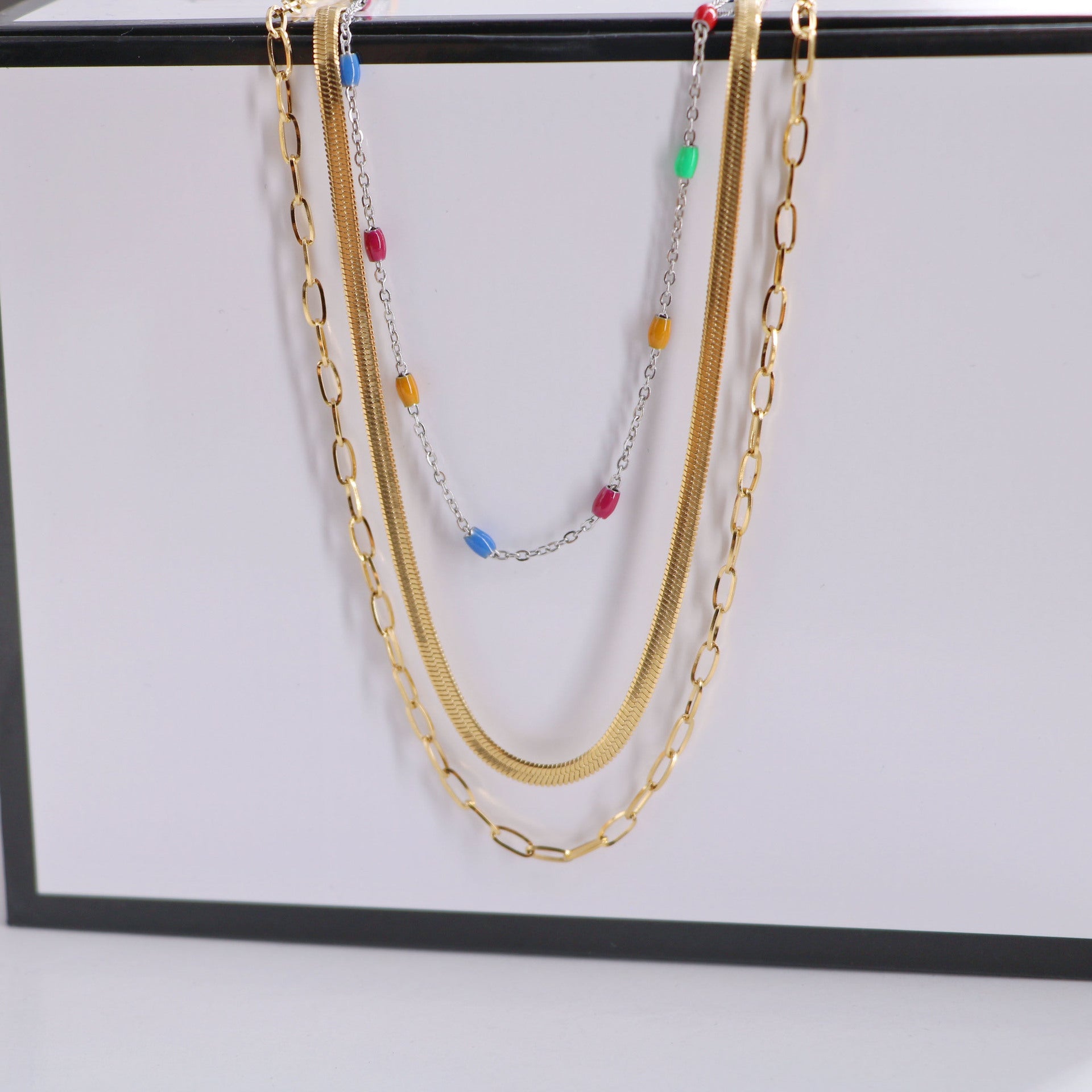 Collares de múltiples capas de elementos de color de acero de acero titanio al por mayor